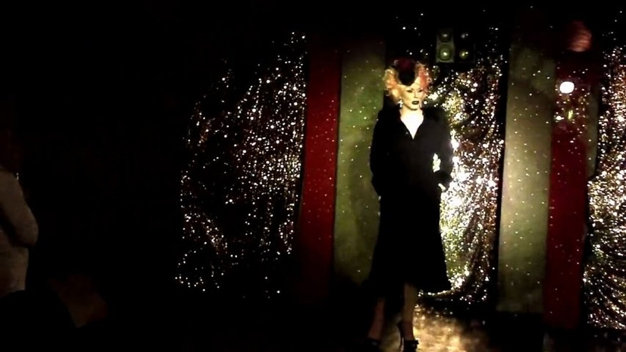 Gay - NightLife - Budapest - Drag Queen - Betty Blue - Skyfall