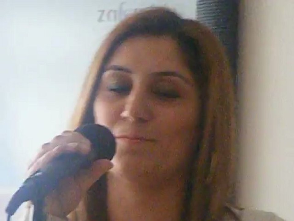 Perihan SARSILMAZ - Aman  Hasta Düştüm Gurbet Ellerde - Urfanın Etrafı Dumanlı Dağlar - Solo çalışması - 05 Ocak 2013