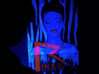Speed drawing de Rihanna with U.V paint
