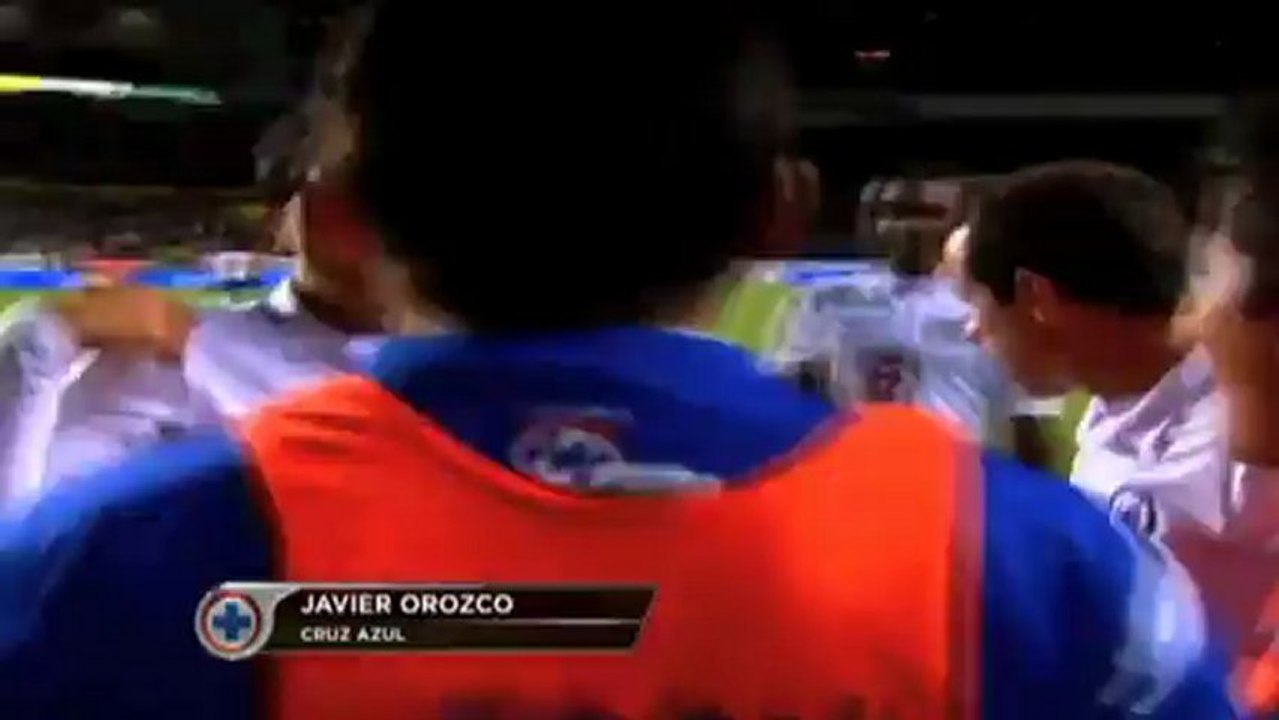 Liga MX: Orozco im Fallen mit der Brust!