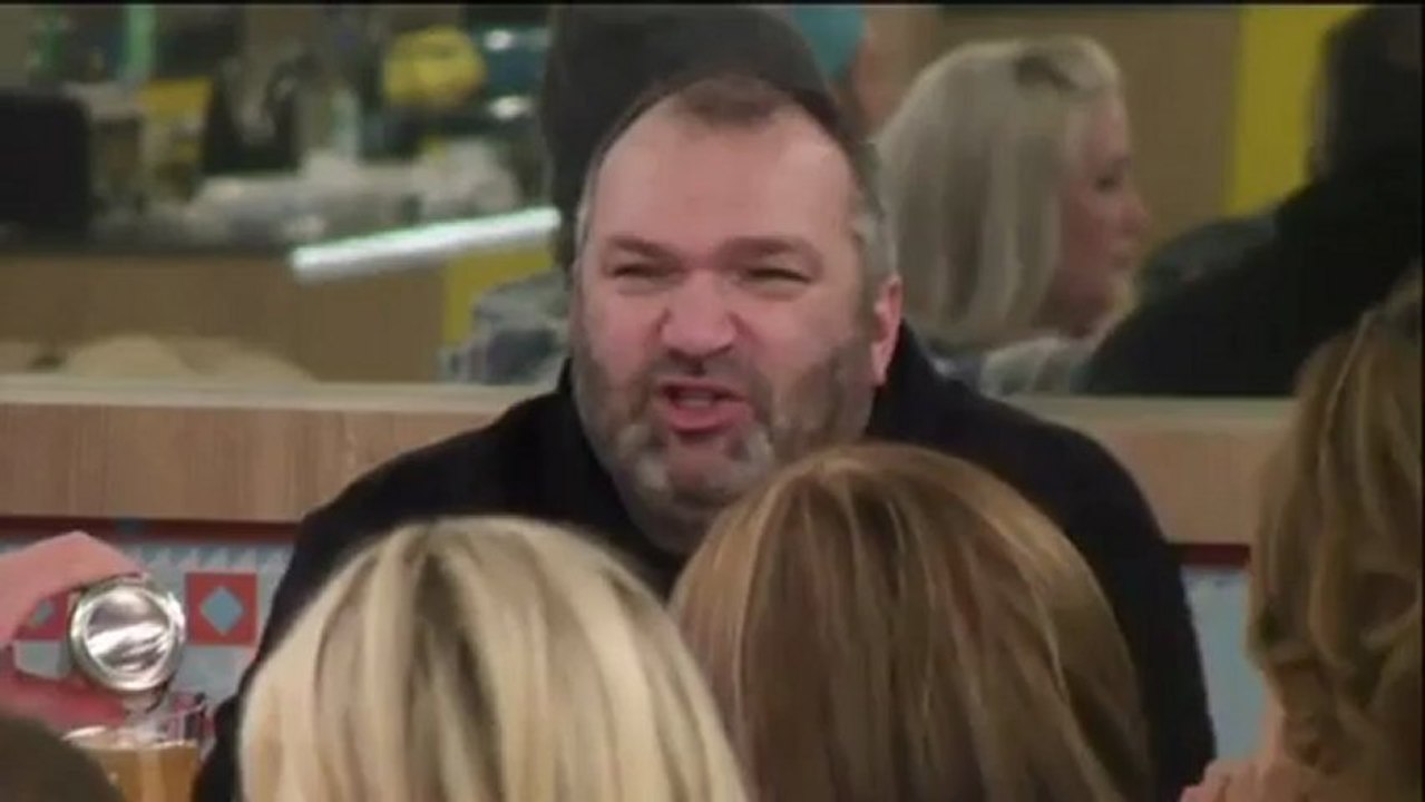 Spencer impersonates Razor_s snores