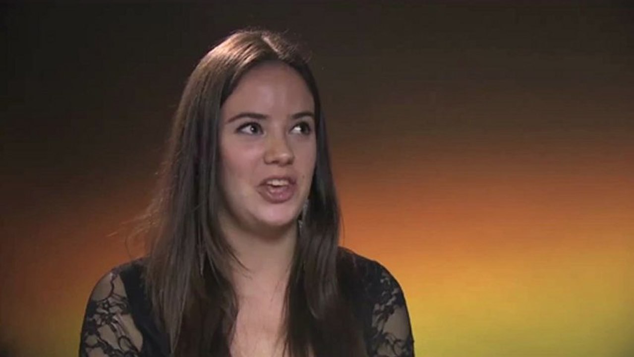 Taylor Lautner Interview -- The Twilight Saga: Breaking Dawn - Part 2