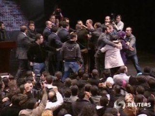 Assad mobbed at opera rally