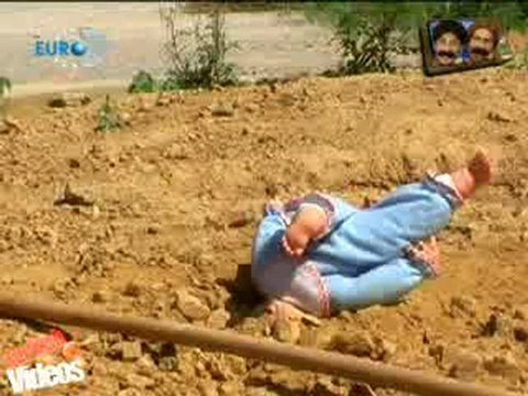 YouTube - Koca Kafalar Tv Acıların Çocuğu Emrah Bebek ve Ann.