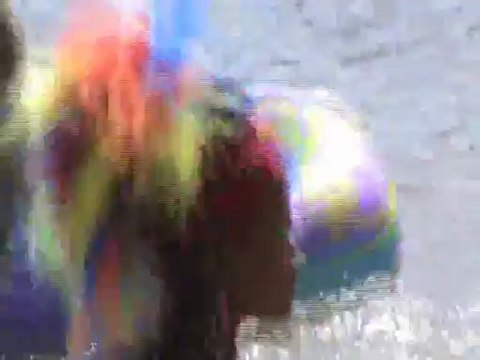 La poetesse Nathy Ebriet en vacances à l'étang de Jamaille