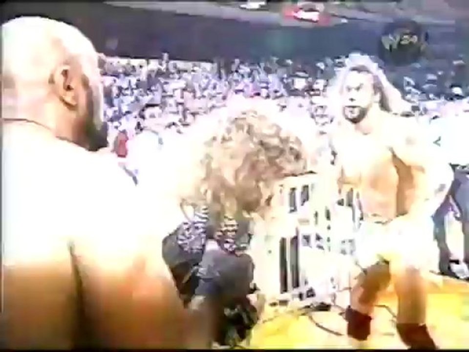 Randy vs Bad News Brown