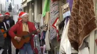 MÚSICOS DE RUA CANTAM AS JANEIRAS EM COIMBRA - JANEIRO 2013