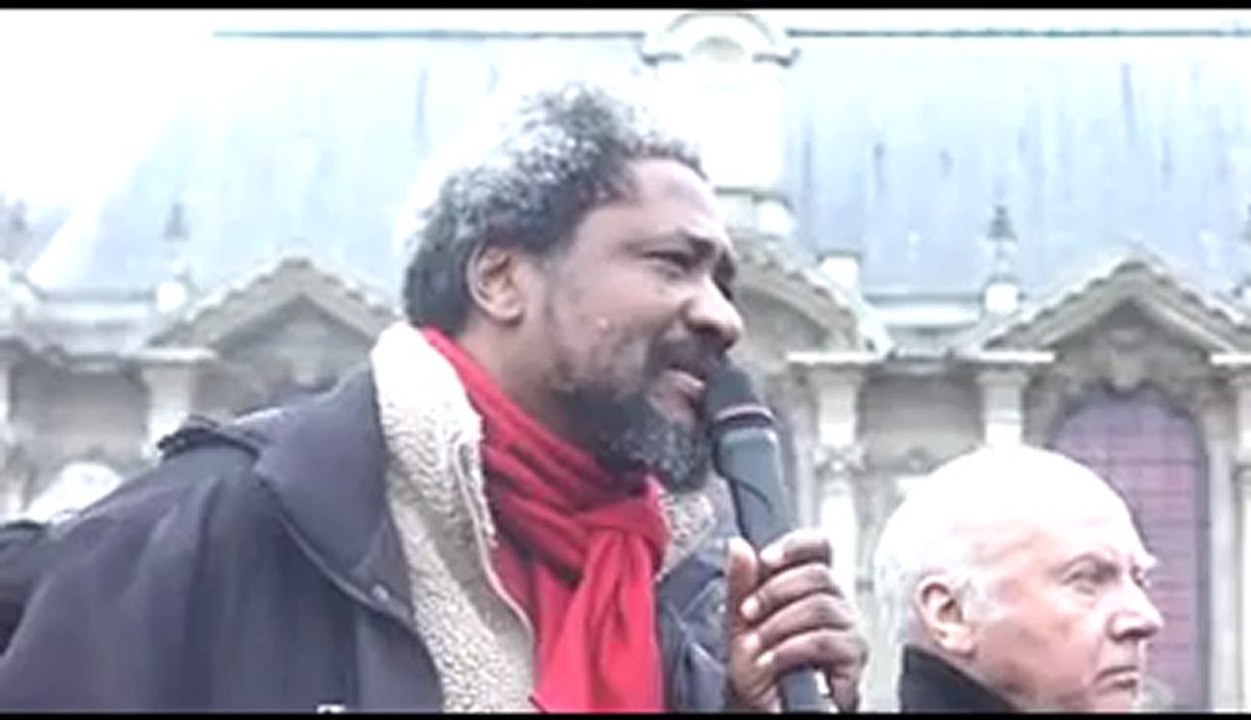 1/3-Lille,Mgr Jacques Gaillot apporte son soutien aux sans papiers, 05 Janvier 2013