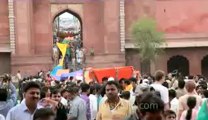 Agra-Taj Mahal-10.flv