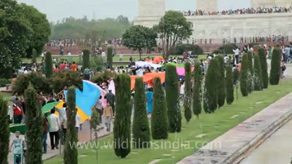 Agra-Taj Mahal-12.mov