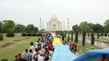 Agra-Taj Mahal-13.mov