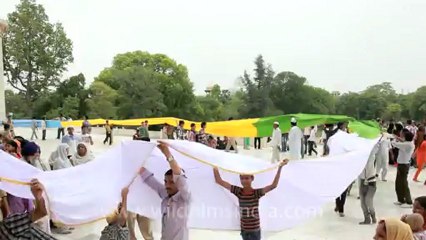 Agra-Taj Mahal-18.mov