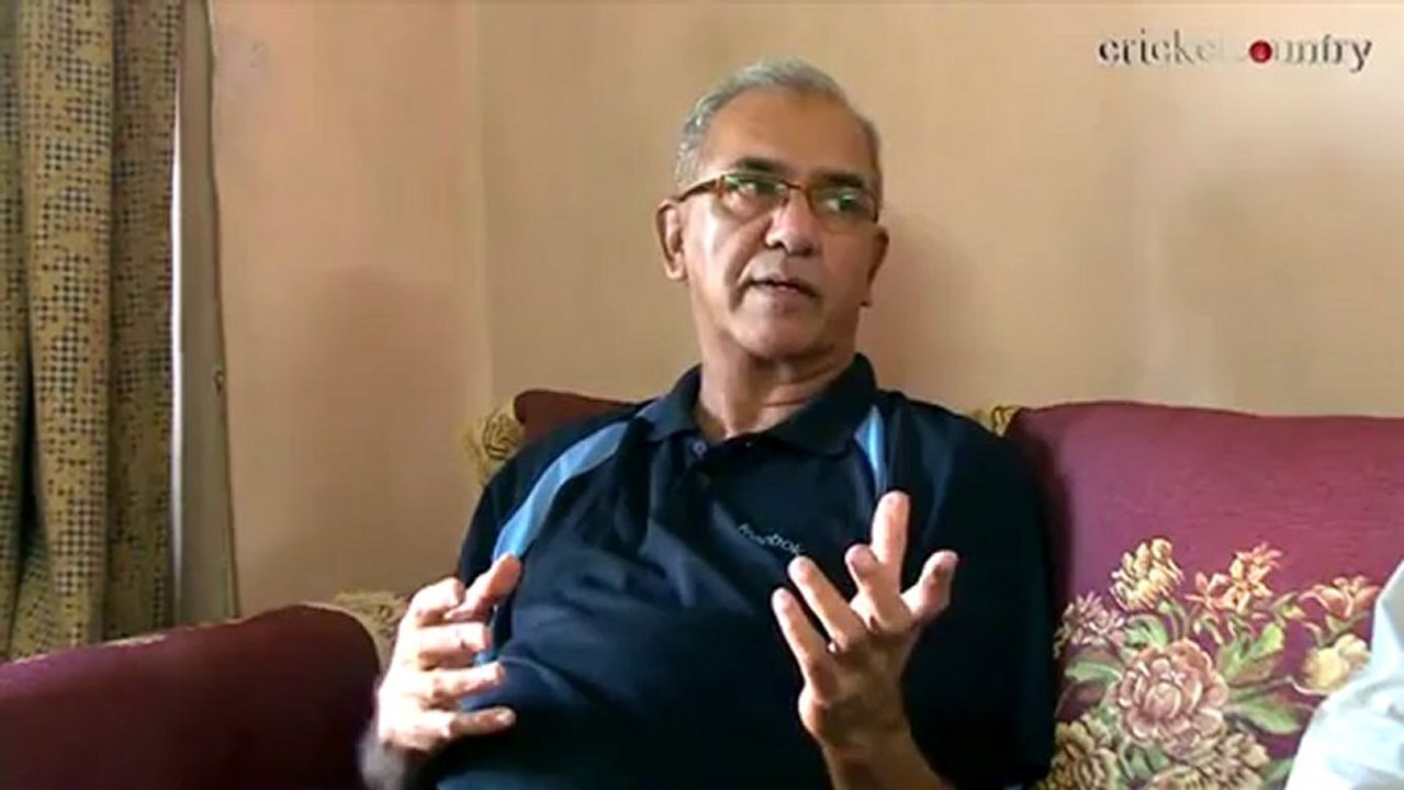 Yuvraj Singh's remarkable attitude helped him beat cancer, says Makarand Waingankar.mp4