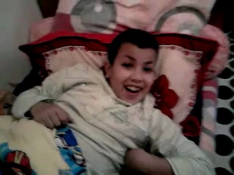 Vidéo1083 - Hamed après son opération chirurgicale à l'hôpital Ouled Mohamed Chlef