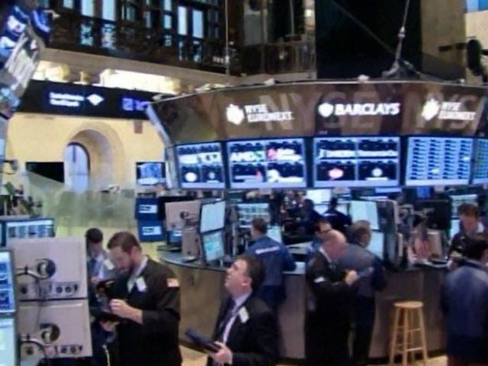 Wall Street Edges Up At Open On Alcoa Results