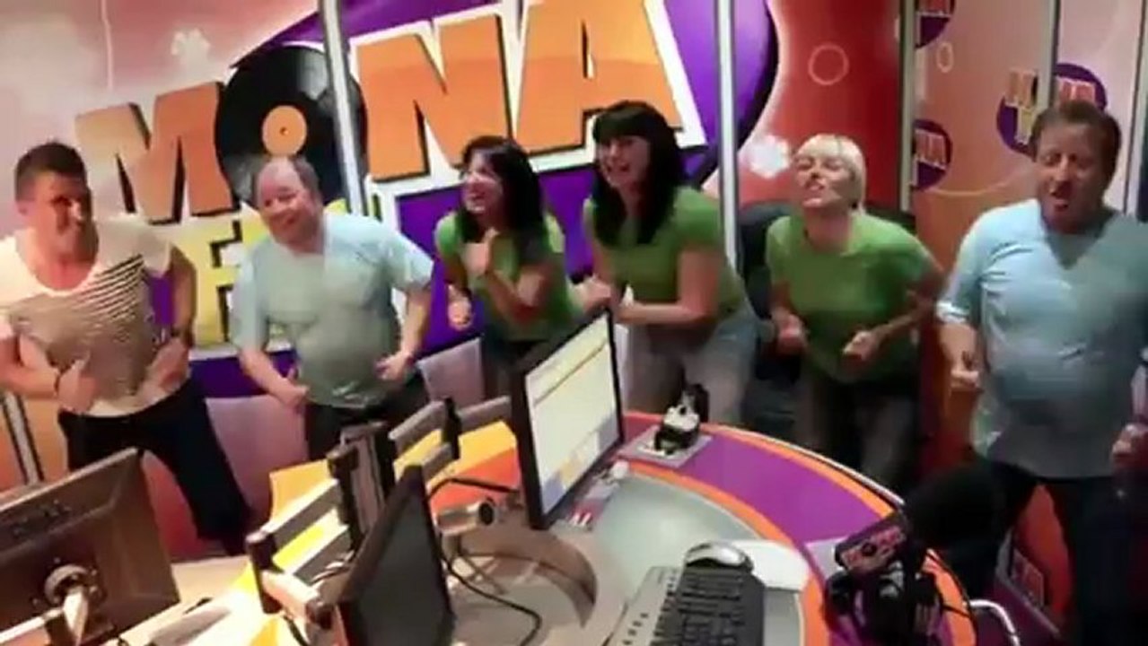 Les pouces en avant (tchic et tchac han han) - Officiel