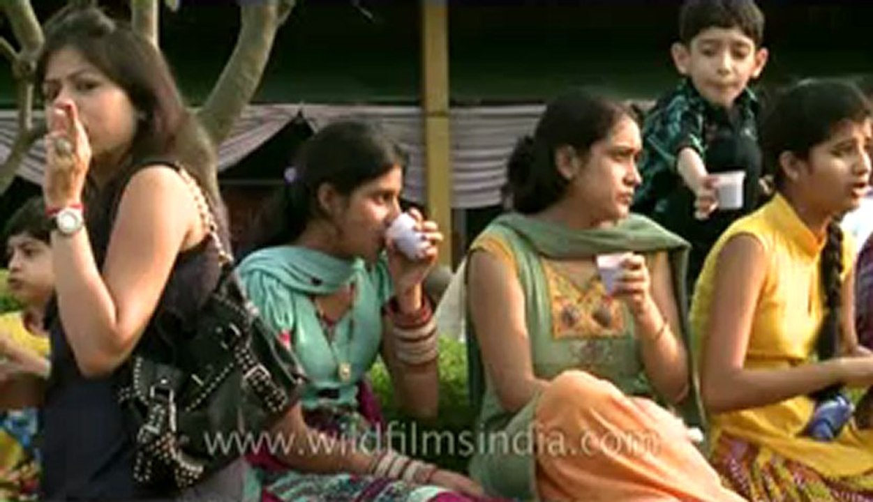 Dilli haat-pitampura-9.flv