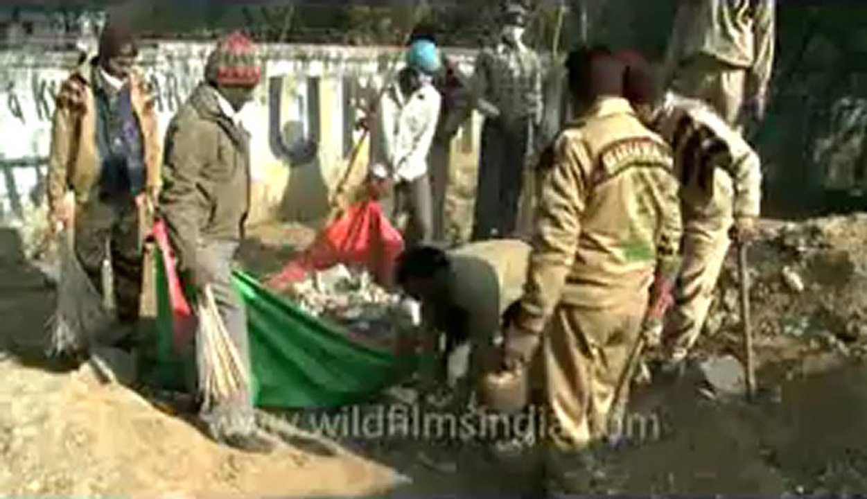 Gurgaon-social work-10.flv