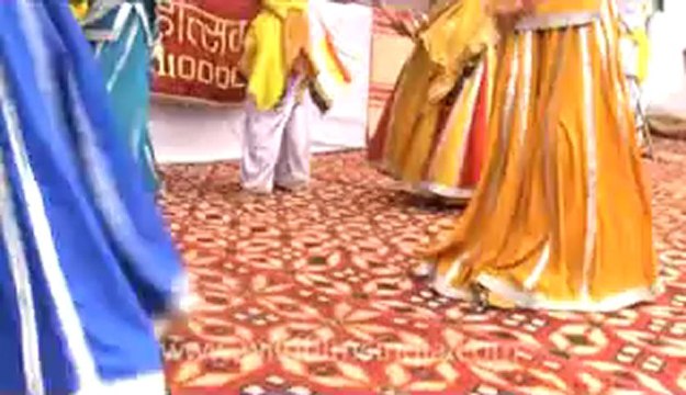 Mahavir Jayanti-drummers beating drum in parade ground-17.flv