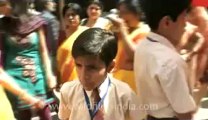 Mahavir jayanti-School children in the procession-13.flv