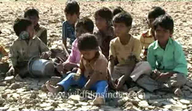 Rann-of-kutch-hdv-tape-10-children singing-1.flv