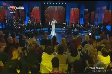 Muazzez Ersoy sendeki kaşlar bende de olsa