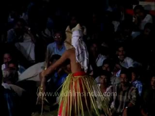 Padayani dance-mdv-766-1.flv