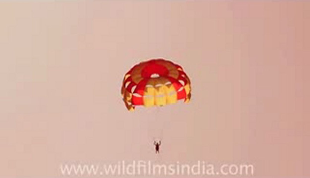 Parasailing in Dubai.flv