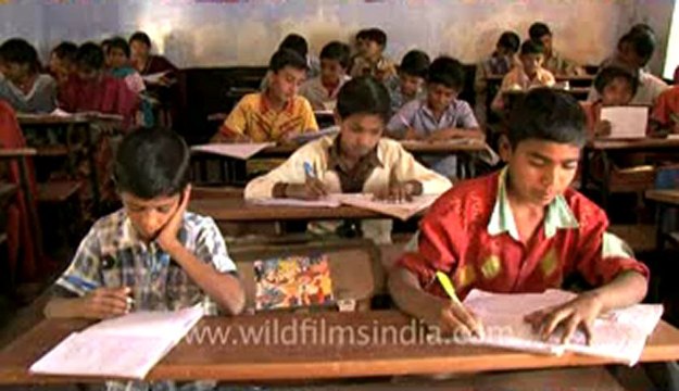 Rann-of-kutch-hdv-tape-9-children in class-1.flv