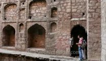 Ugrasen ki baoli-delhi-4.flv