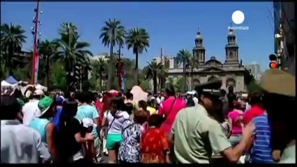 Giant body part puppets entertain crowds in Chile