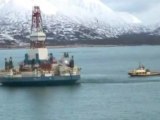 Shell oil rig reaches safe harbour