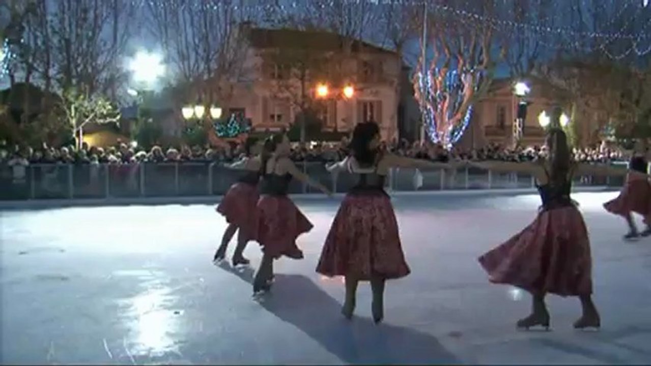 Philippe Candeloro fait danser la glace de la patinoire de Saint-Tropez
