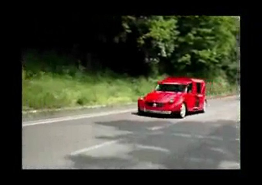 Citroen 2CV met ferrari motor!
