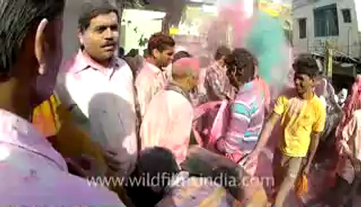 varanasi-vrindaban-9.flv