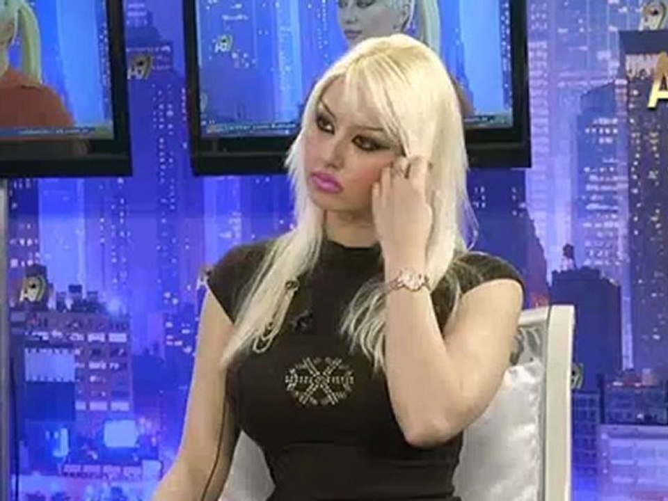 AdnanOktar_A9TV121220t_el_kesme (1)Kuran'daki el kesme cezası caydırmaya yönelik ayettir; pratikte uygulanan cezalar değildir; İslam'ın sistemi bu suçların zeminini kökünden kaldırır.