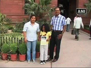 7-yr-old Indian treks Everest base camp, sets new record.mp4