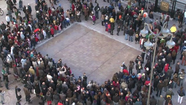 Sirènes et midi net, La roue tourne de Rara Woulib