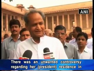 Ashok Gehlot meets President.mp4