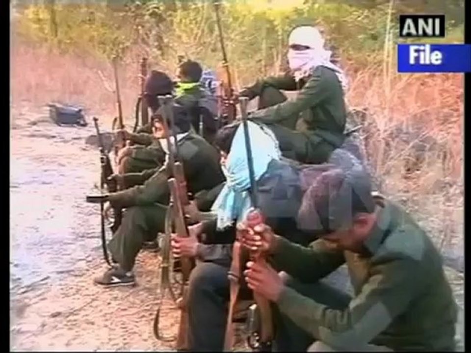 Cops pay tribute to policeman killed in Maoist attack in C'garh.mp4