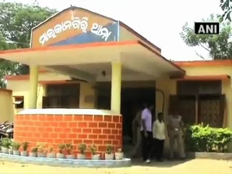 Disillusioned maoist leader surrenders in Odisha.mp4