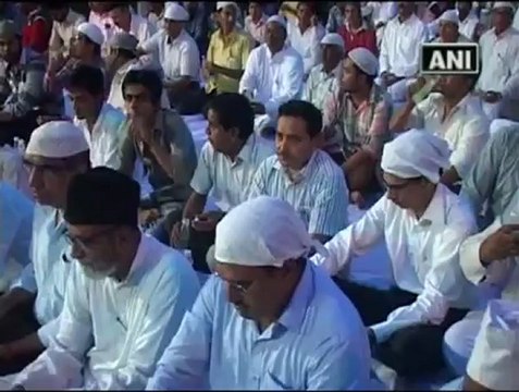 Gehlot hosts Roza Ifttar (1).mp4