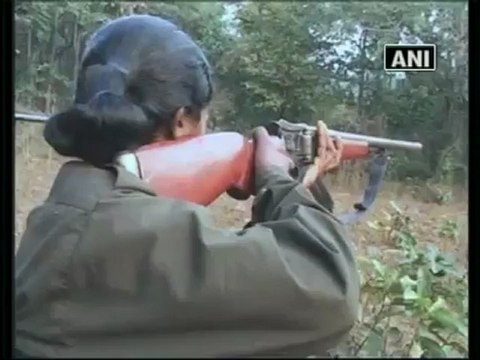 Maoists fear forces policemen to quit their jobs in Orissa.mp4