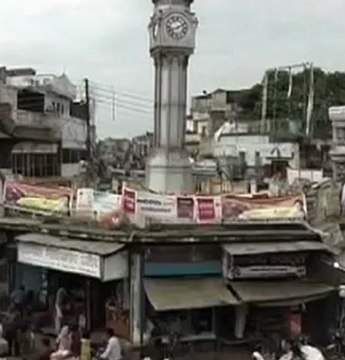 Hindus and Muslims work in unison in Bareilly's Kohl factory.mp4
