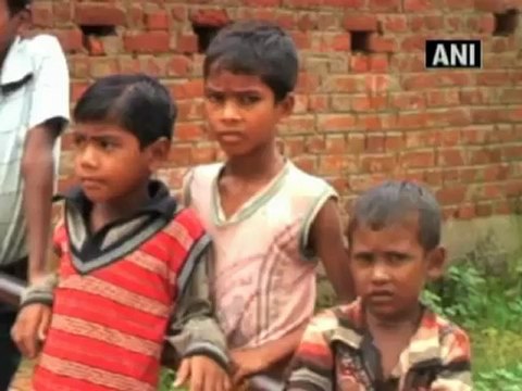 Maoists hoist black flag in West Bengal.mp4