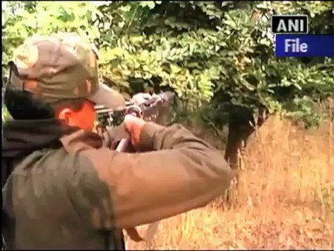 Maoists kill three cops in landmine blast.mp4