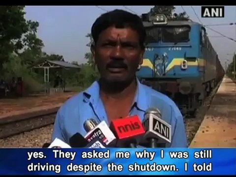 Maoists mark shutdown, blow railway track in J'khand.mp4