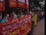 Muslim protesters torch Buddhist temples, homes in Bangladesh.mp4