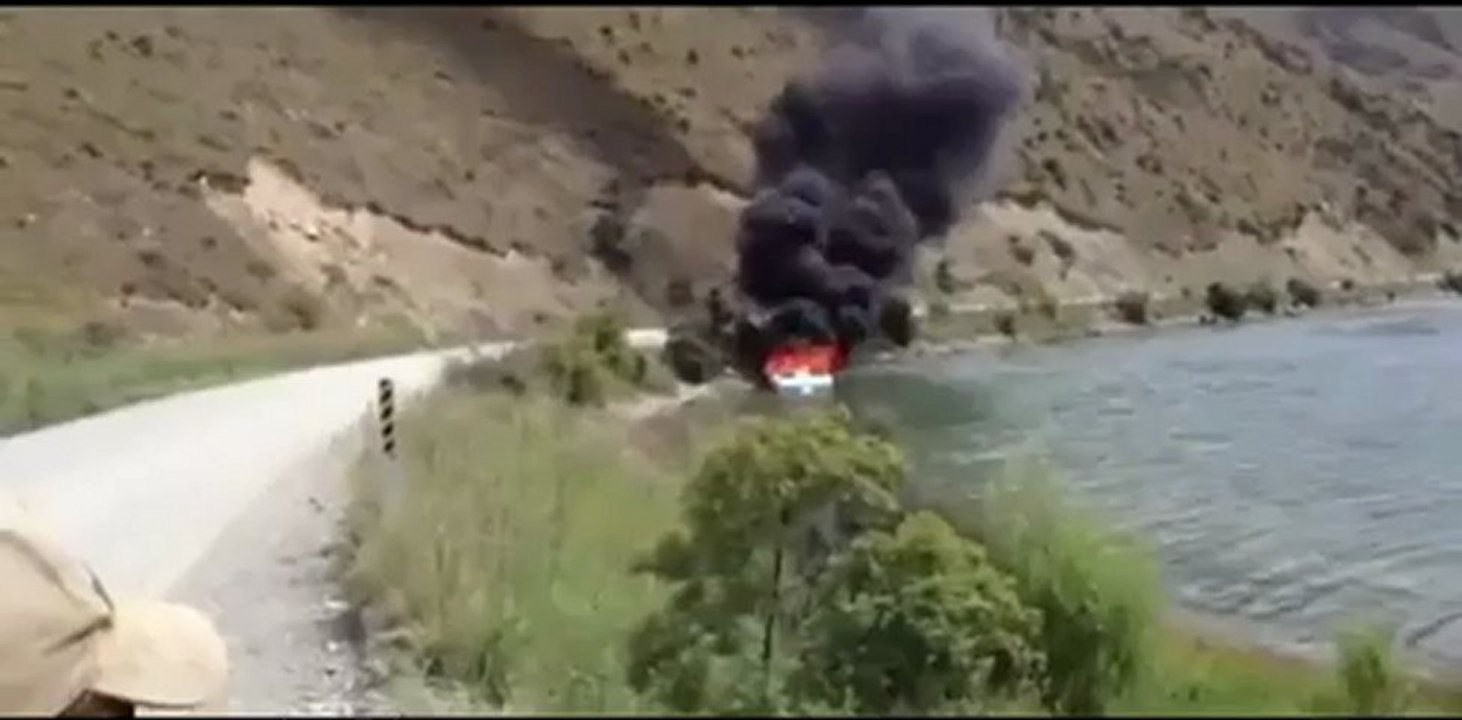 Bateau en feu eteint facilement