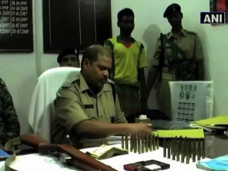 Police arrest three Maoists in Khunti.mp4